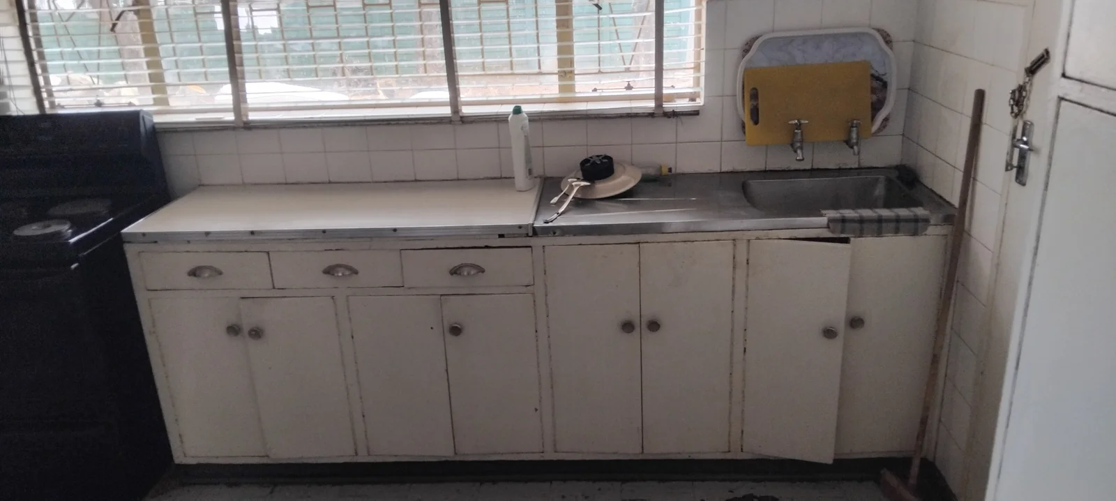 Prime 5-Bedroom Property in Polokwane Central – Residential or Business Opportunity!