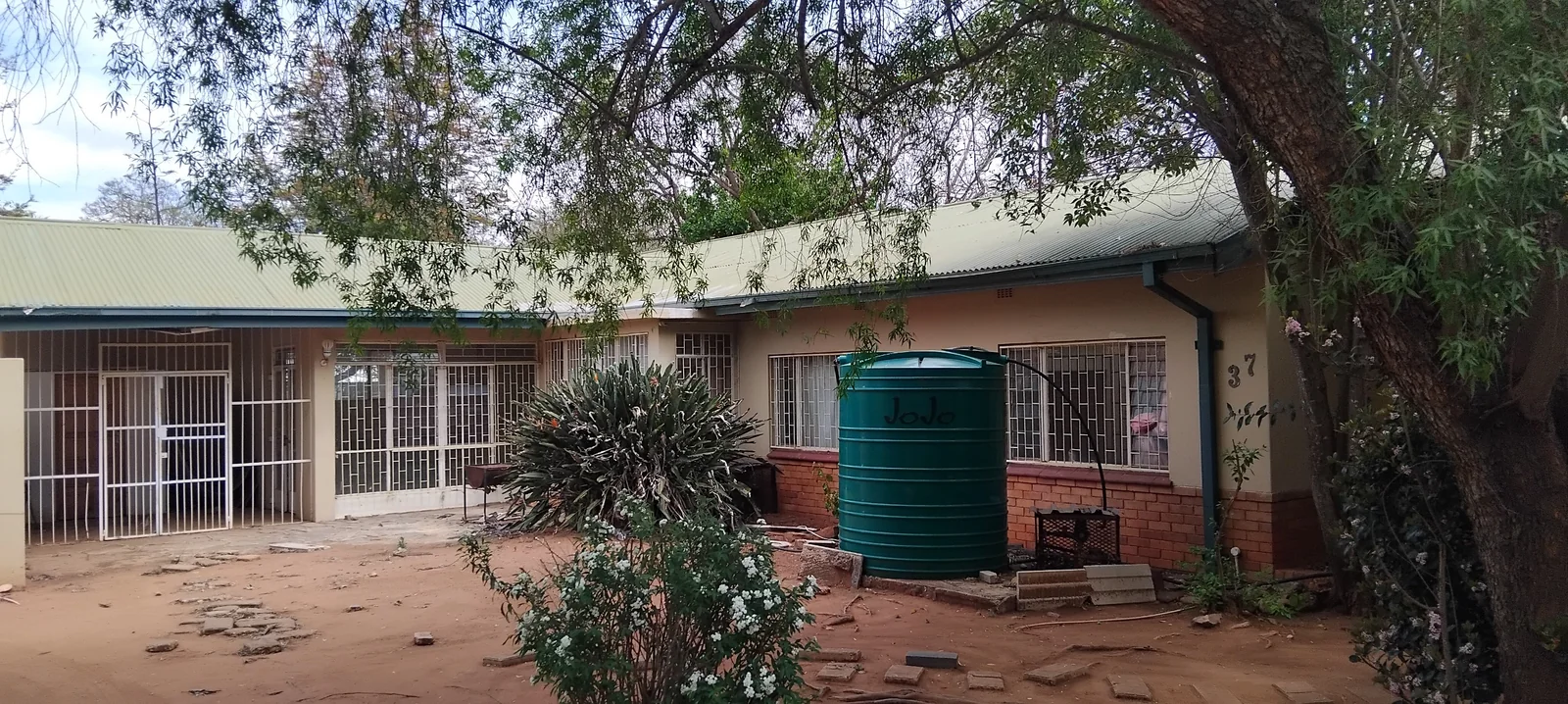 Prime 5-Bedroom Property in Polokwane Central – Residential or Business Opportunity!