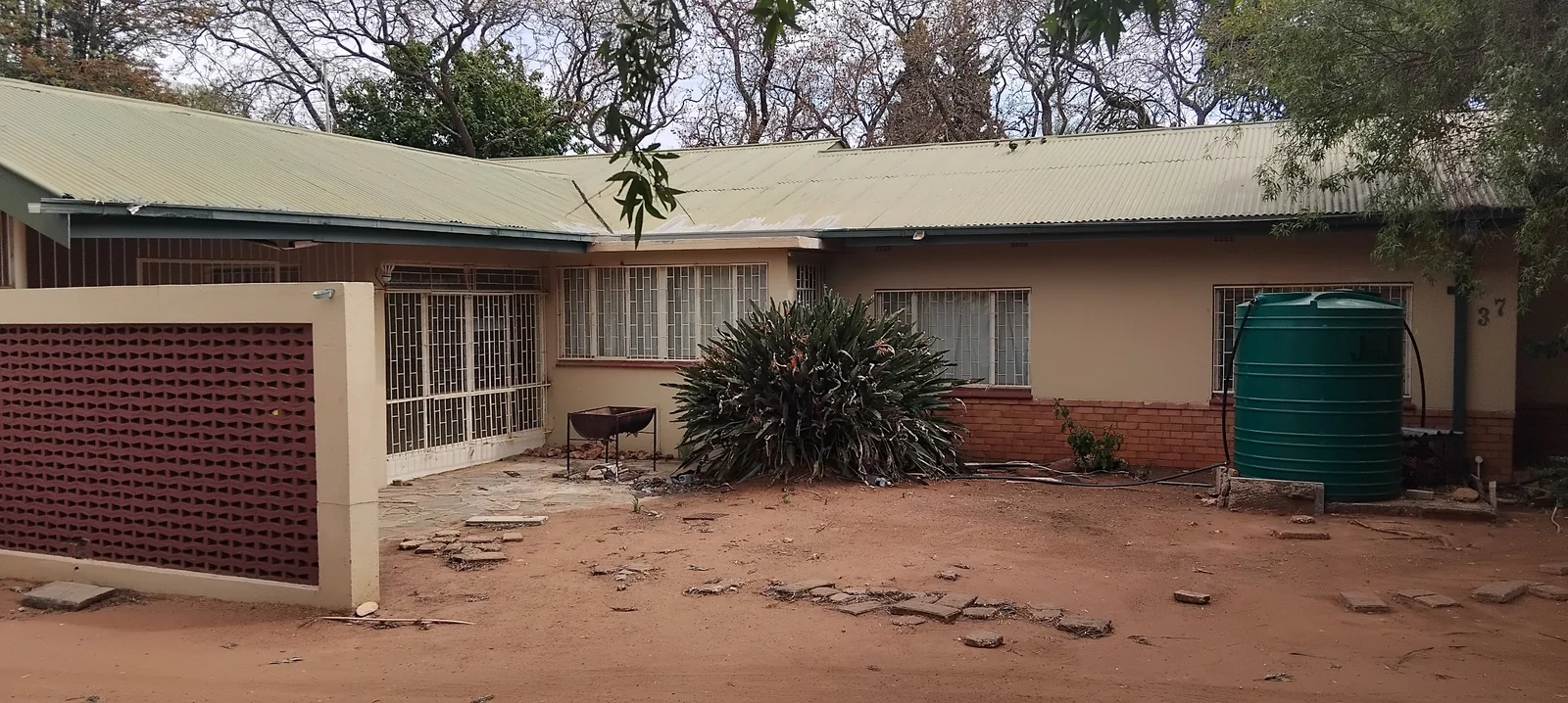 Prime 5-Bedroom Property in Polokwane Central – Residential or Business Opportunity!