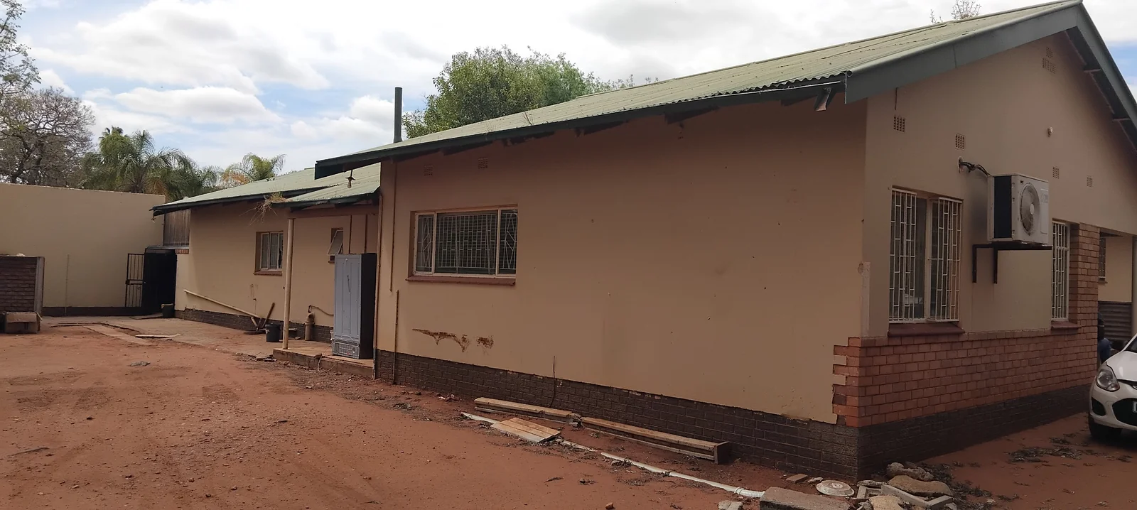 Prime 5-Bedroom Property in Polokwane Central – Residential or Business Opportunity!