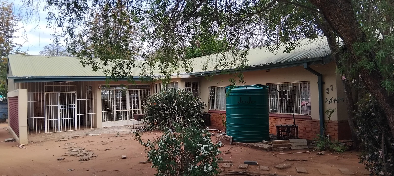 Prime 5-Bedroom Property in Polokwane Central – Residential or Business Opportunity!