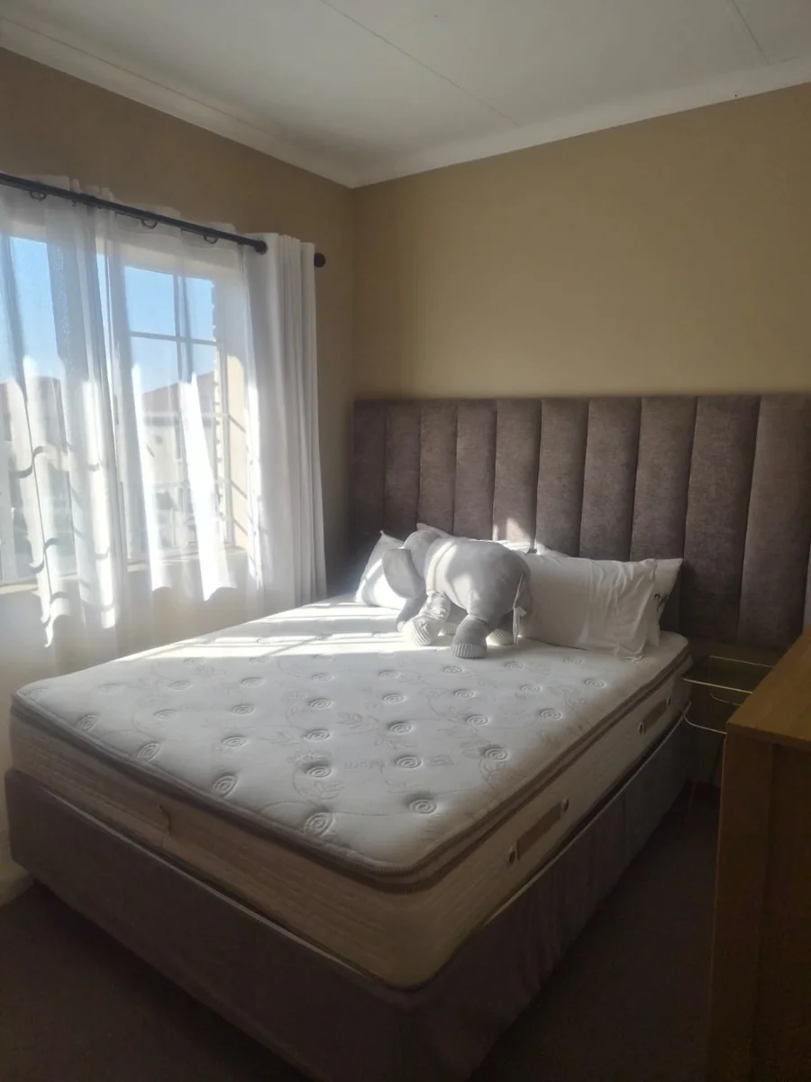 House to Rent in Waterval East