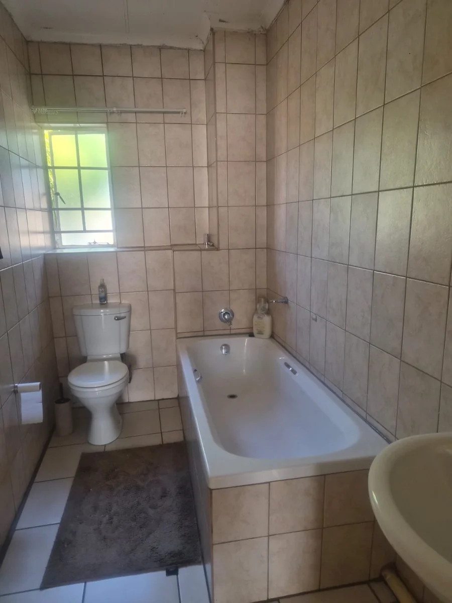 House to Rent in Waterval East