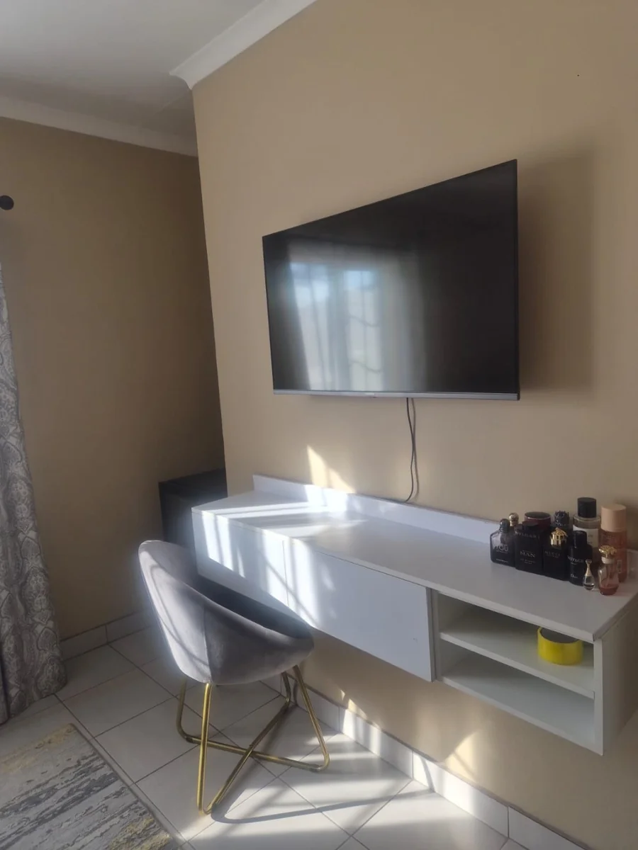 House to Rent in Waterval East