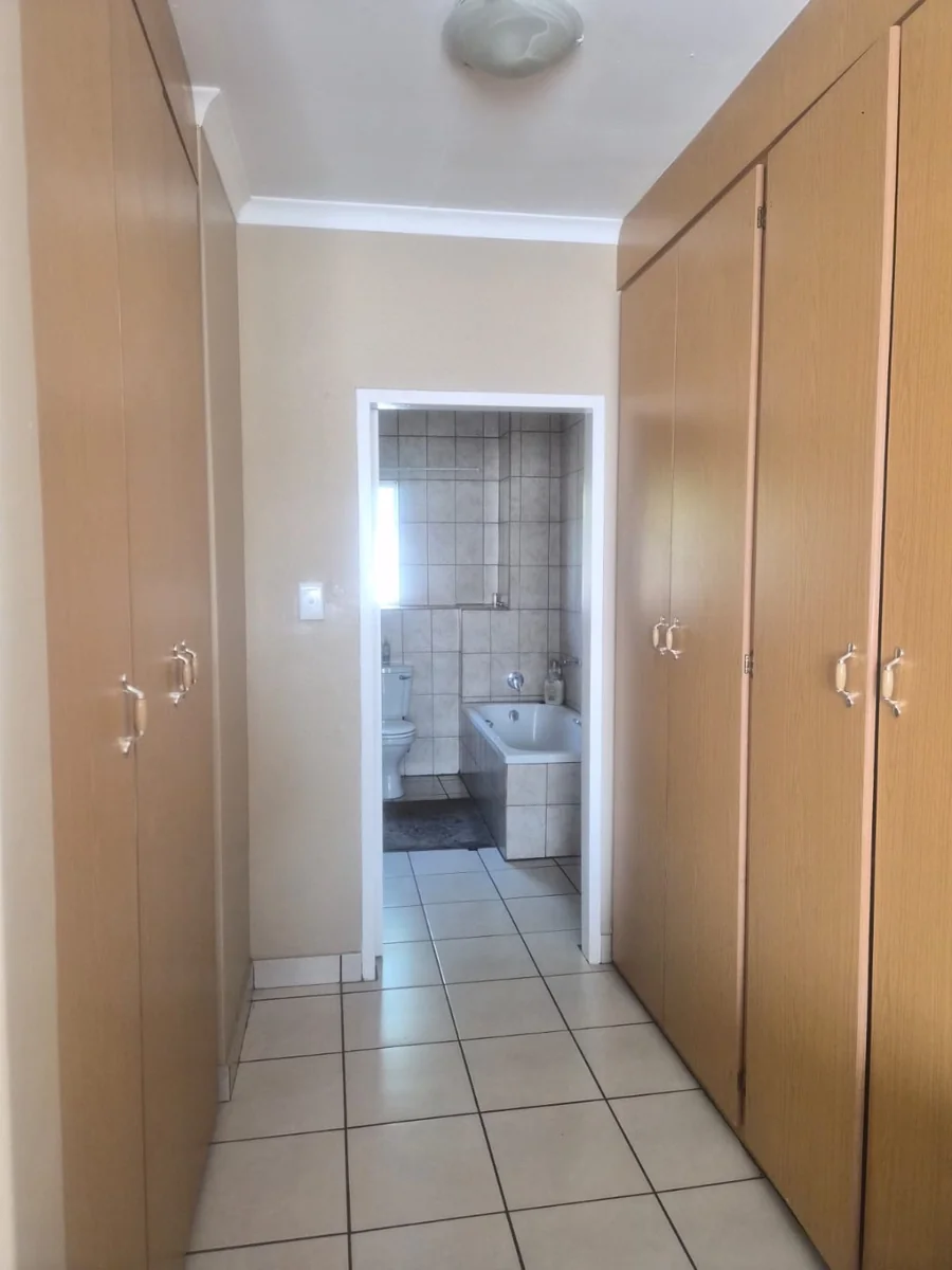 House to Rent in Waterval East