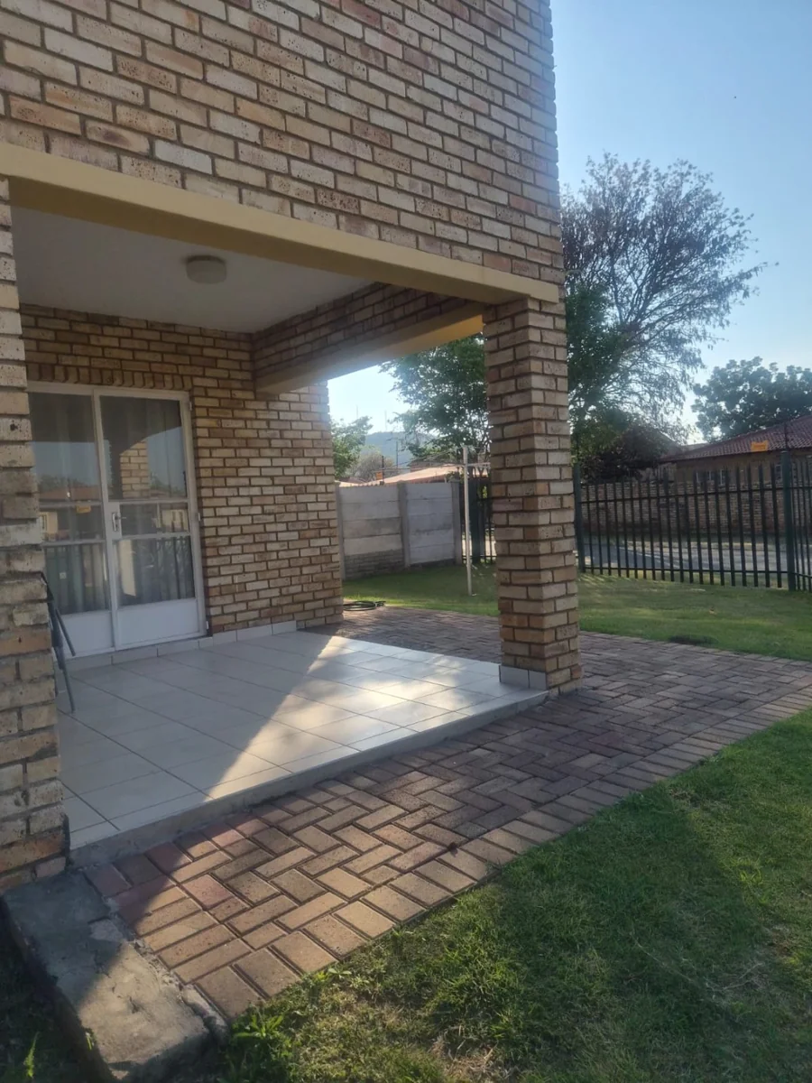 House to Rent in Waterval East
