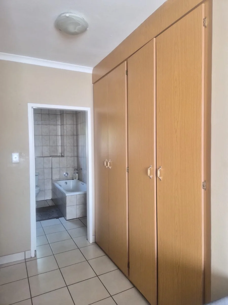 House to Rent in Waterval East