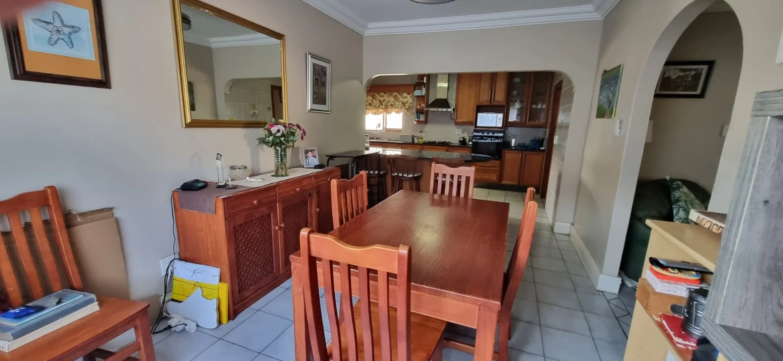 SPACIOUS FAMILY HOME WITH FLATLET