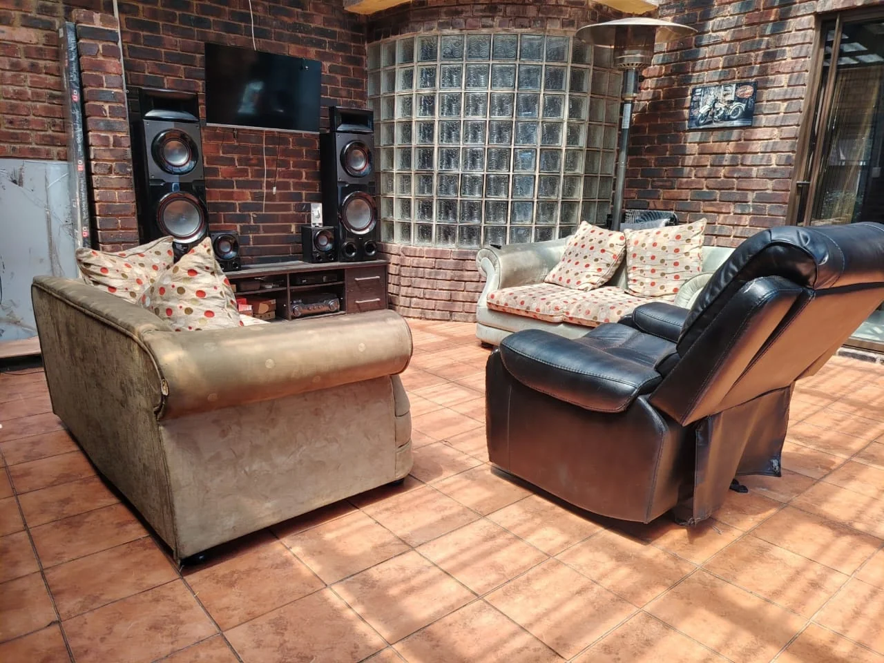 The most Gorgeous Garden setting and Wonderful home space for the whole family