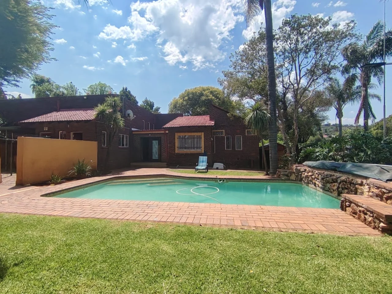 The most Gorgeous Garden setting and Wonderful home space for the whole family