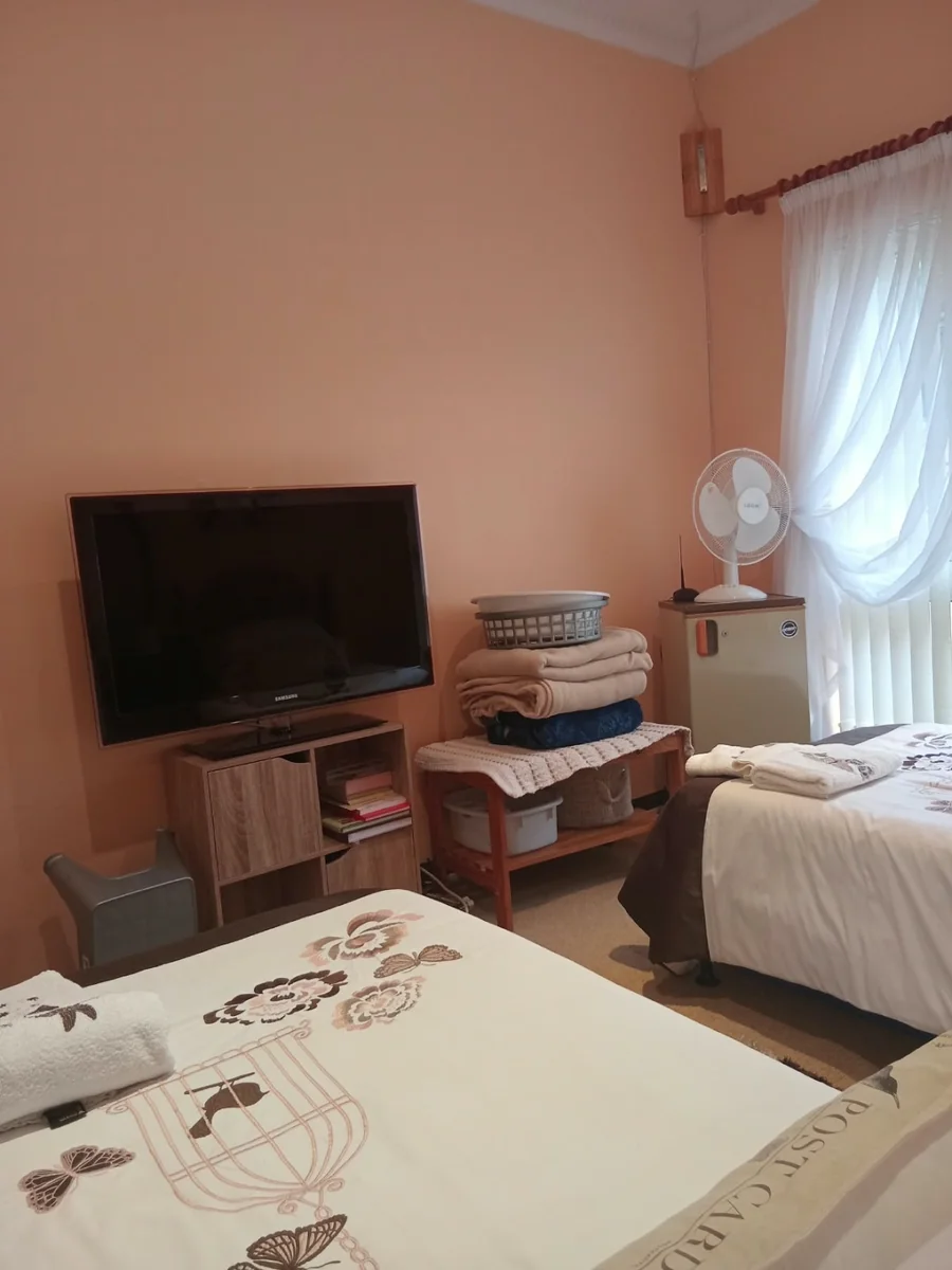 Luxurious & Secure 3-Bedroom Full-Title Villa with Solar Power & Exceptional Entertainment Space