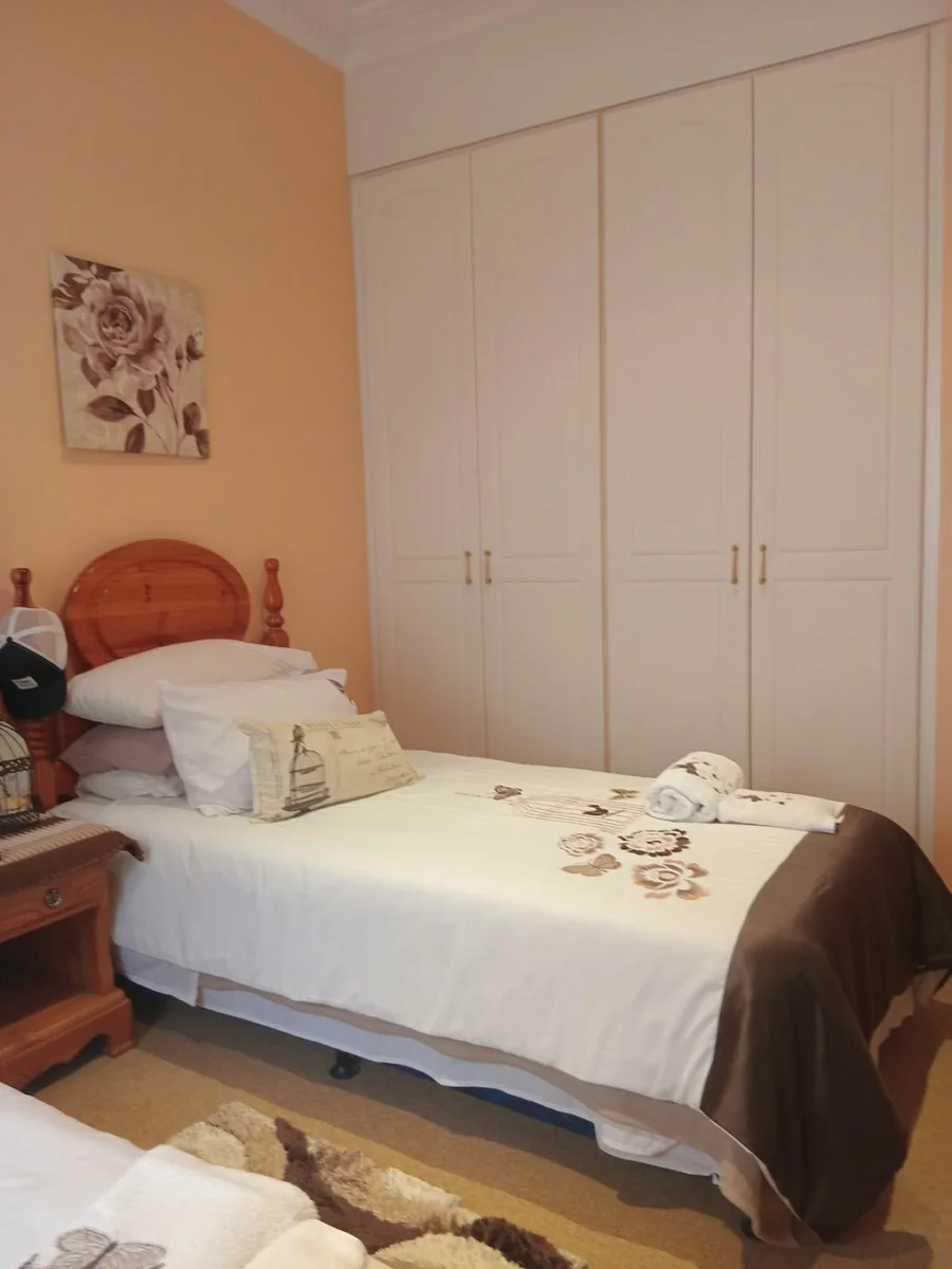 Luxurious & Secure 3-Bedroom Full-Title Villa with Solar Power & Exceptional Entertainment Space