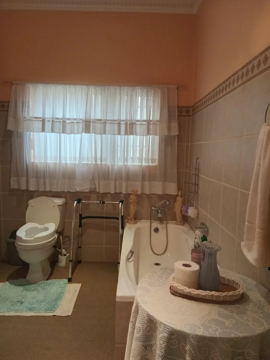 Luxurious & Secure 3-Bedroom Full-Title Villa with Solar Power & Exceptional Entertainment Space