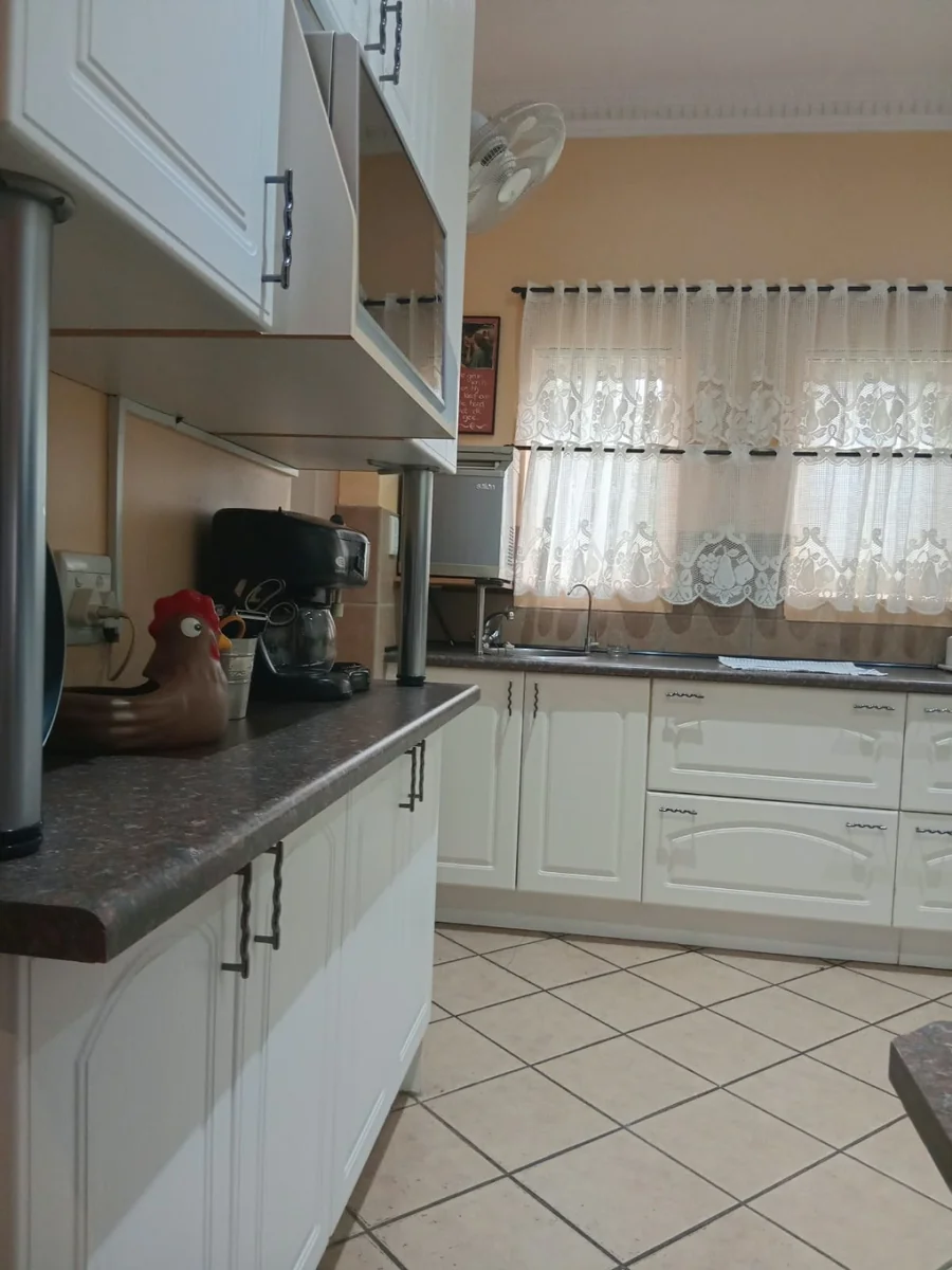Luxurious & Secure 3-Bedroom Full-Title Villa with Solar Power & Exceptional Entertainment Space