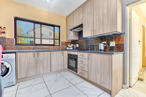 919 Mandarin Road, Honeydew Manor, Roodepoort