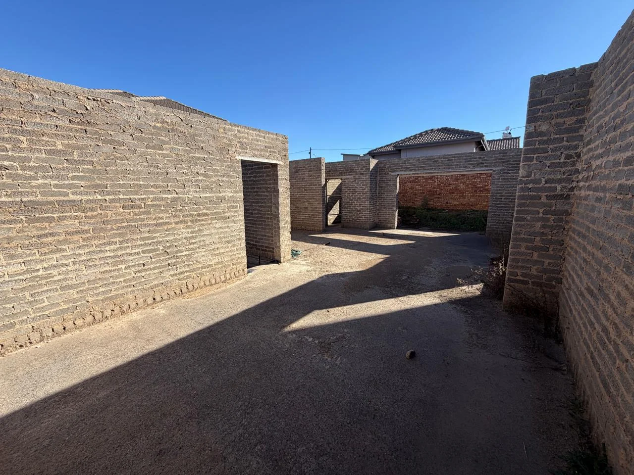 4 BEDROOM DOUBLE STOREY SHELL FOR SALE IN PARKLANDS SECURITY ESTATE - CLAYVILLE <br/><br/>