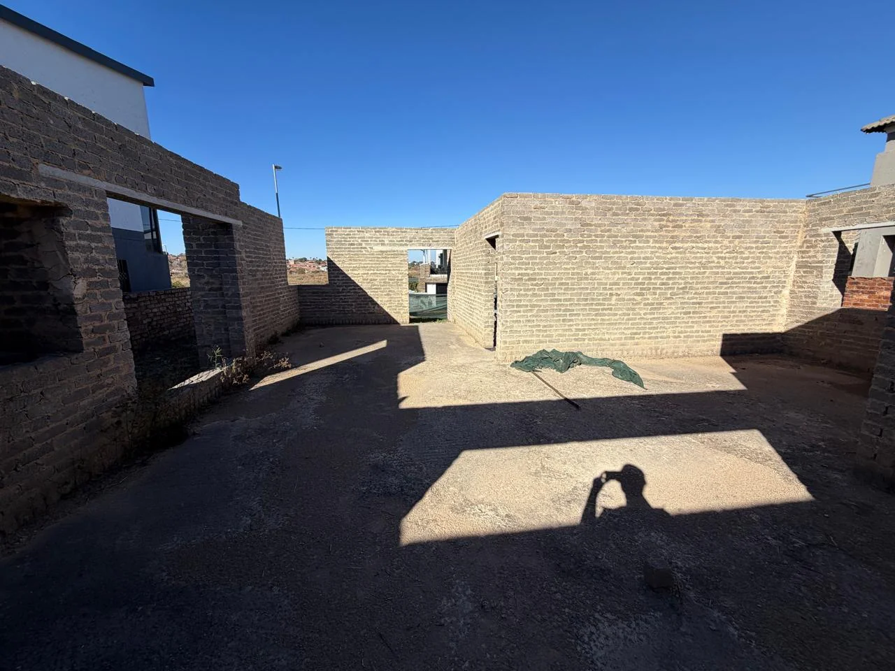 4 BEDROOM DOUBLE STOREY SHELL FOR SALE IN PARKLANDS SECURITY ESTATE - CLAYVILLE <br/><br/>