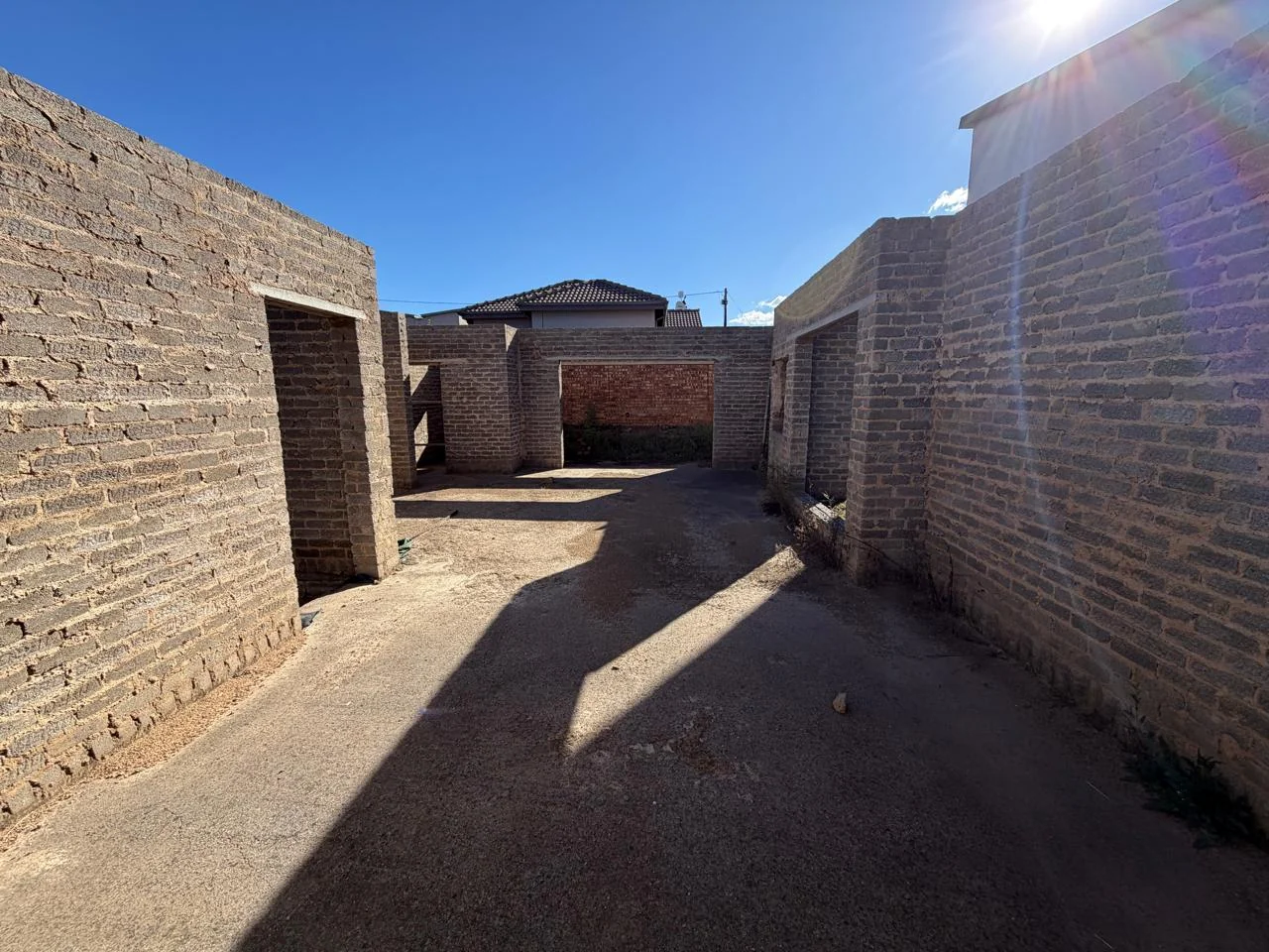 4 BEDROOM DOUBLE STOREY SHELL FOR SALE IN PARKLANDS SECURITY ESTATE - CLAYVILLE <br/><br/>