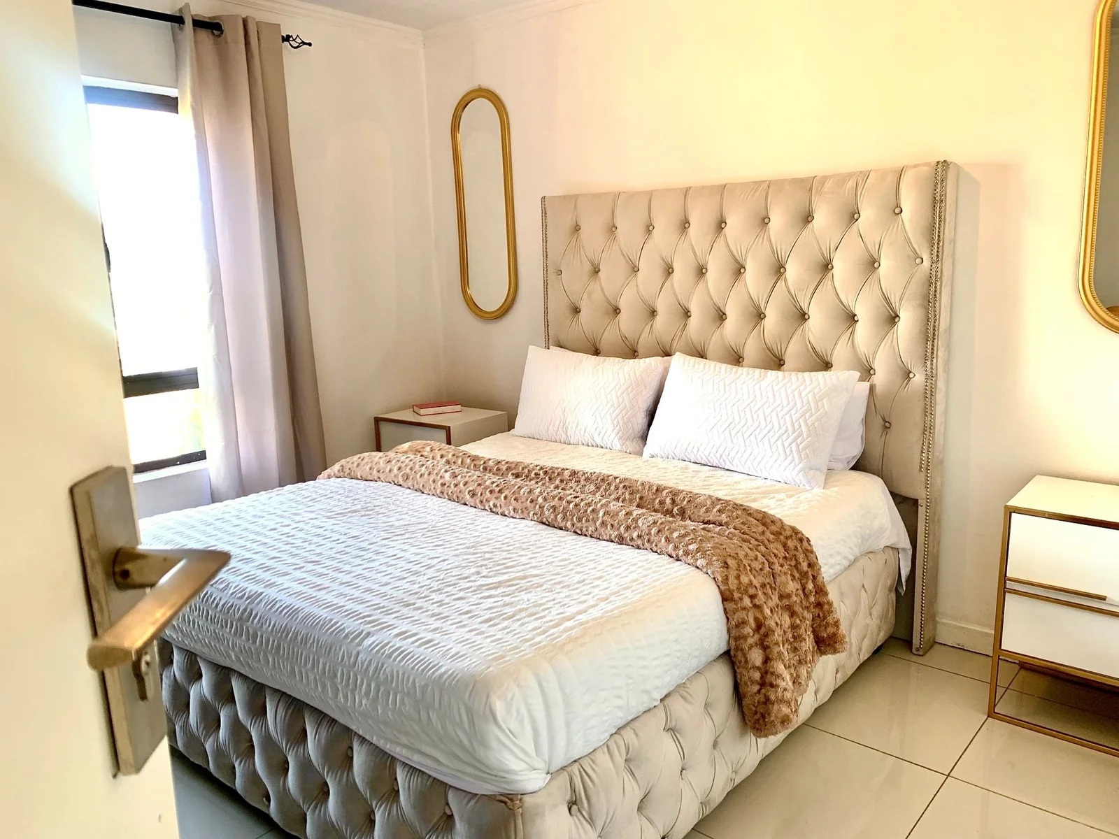 Modern 2-Bedroom Apartment in Noordwyk – R8,500 per Month