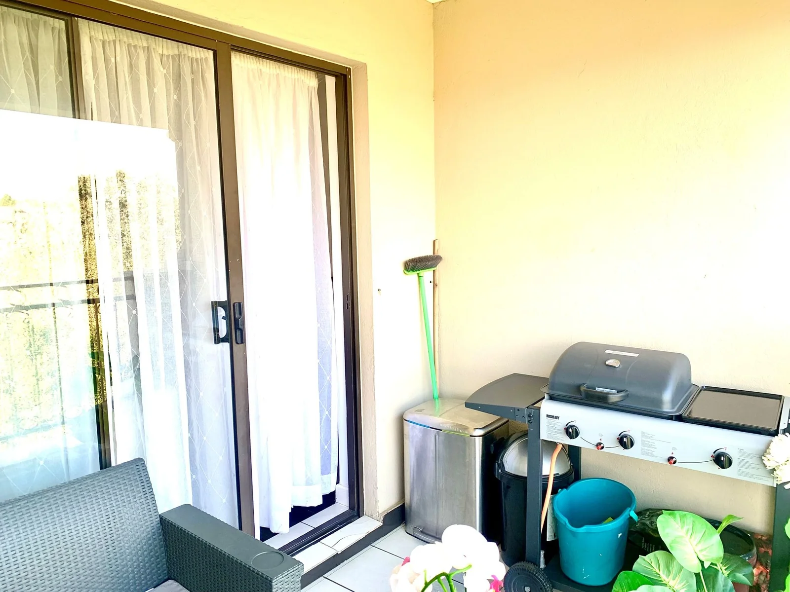 Modern 2-Bedroom Apartment in Noordwyk – R8,500 per Month