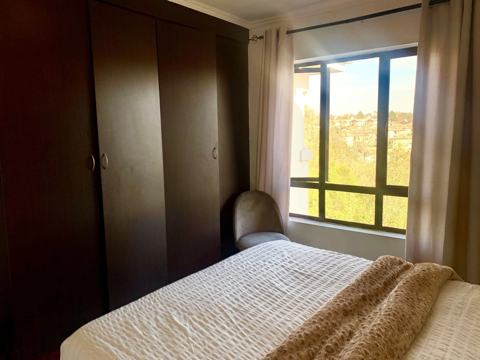 Modern 2-Bedroom Apartment in Noordwyk – R8,500 per Month