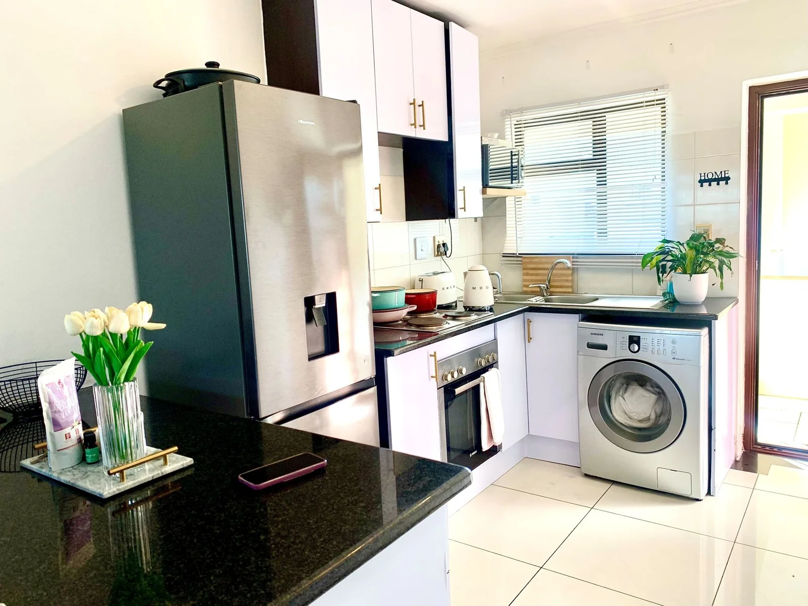 Modern 2-Bedroom Apartment in Noordwyk – R8,500 per Month