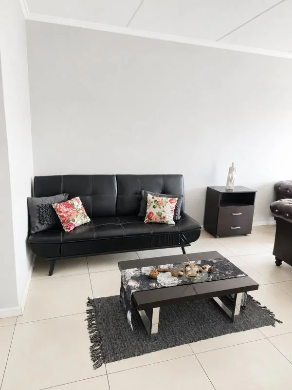 2-BEDROOM, 2-BATHROOM PET-FRIENDLY HOME