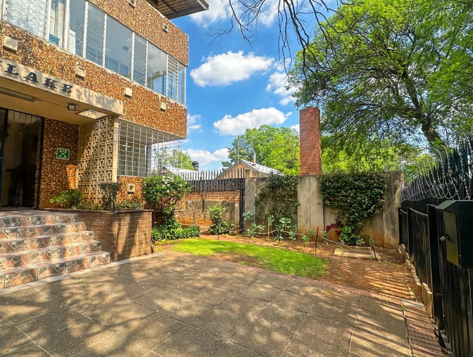 2 Bedroom apartment in Florida Lake for Sale