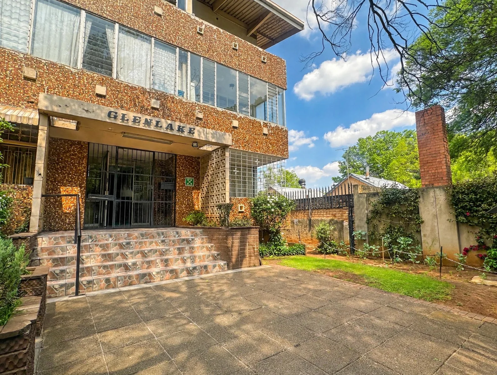 2 Bedroom apartment in Florida Lake for Sale
