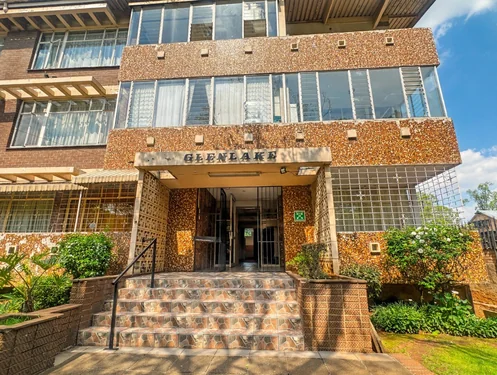 3 Third, Florida Lake, Roodepoort