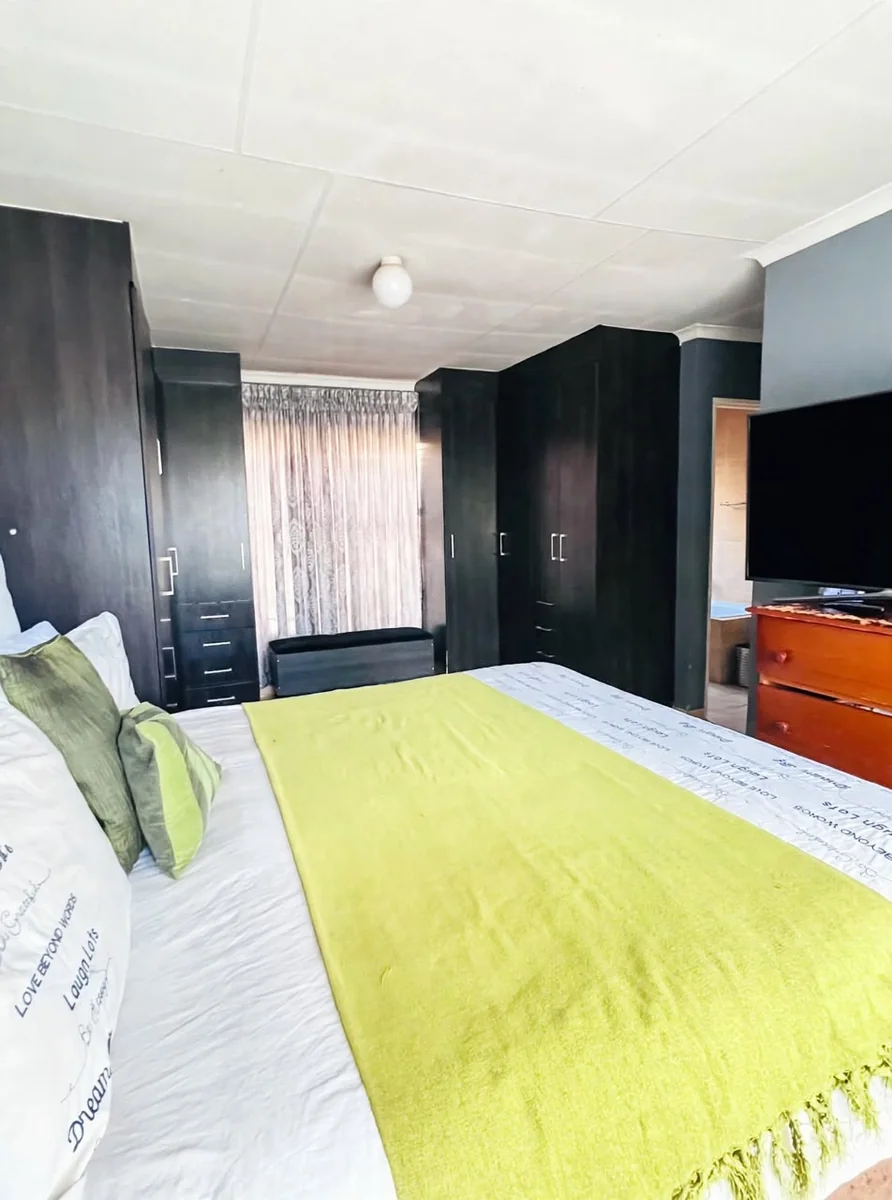 Your Next Chapter Begins Here: A Secure Family Haven in Clayville - R1,200,000