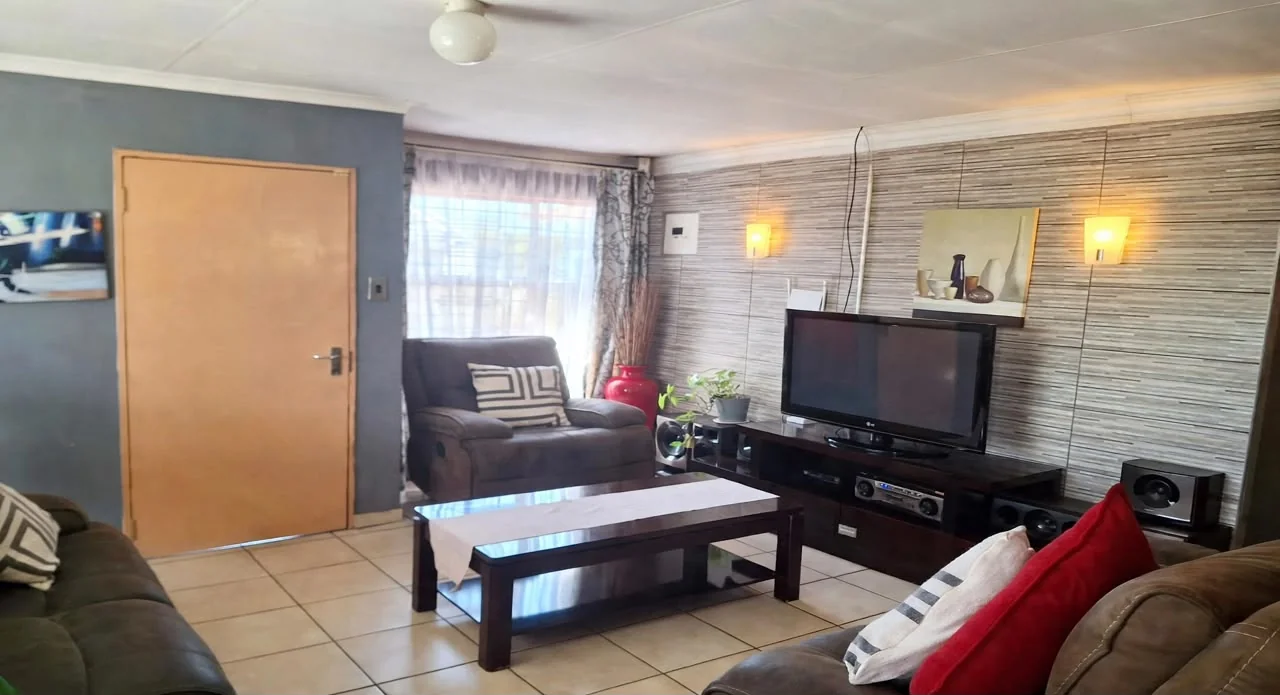 Your Next Chapter Begins Here: A Secure Family Haven in Clayville - R1,200,000