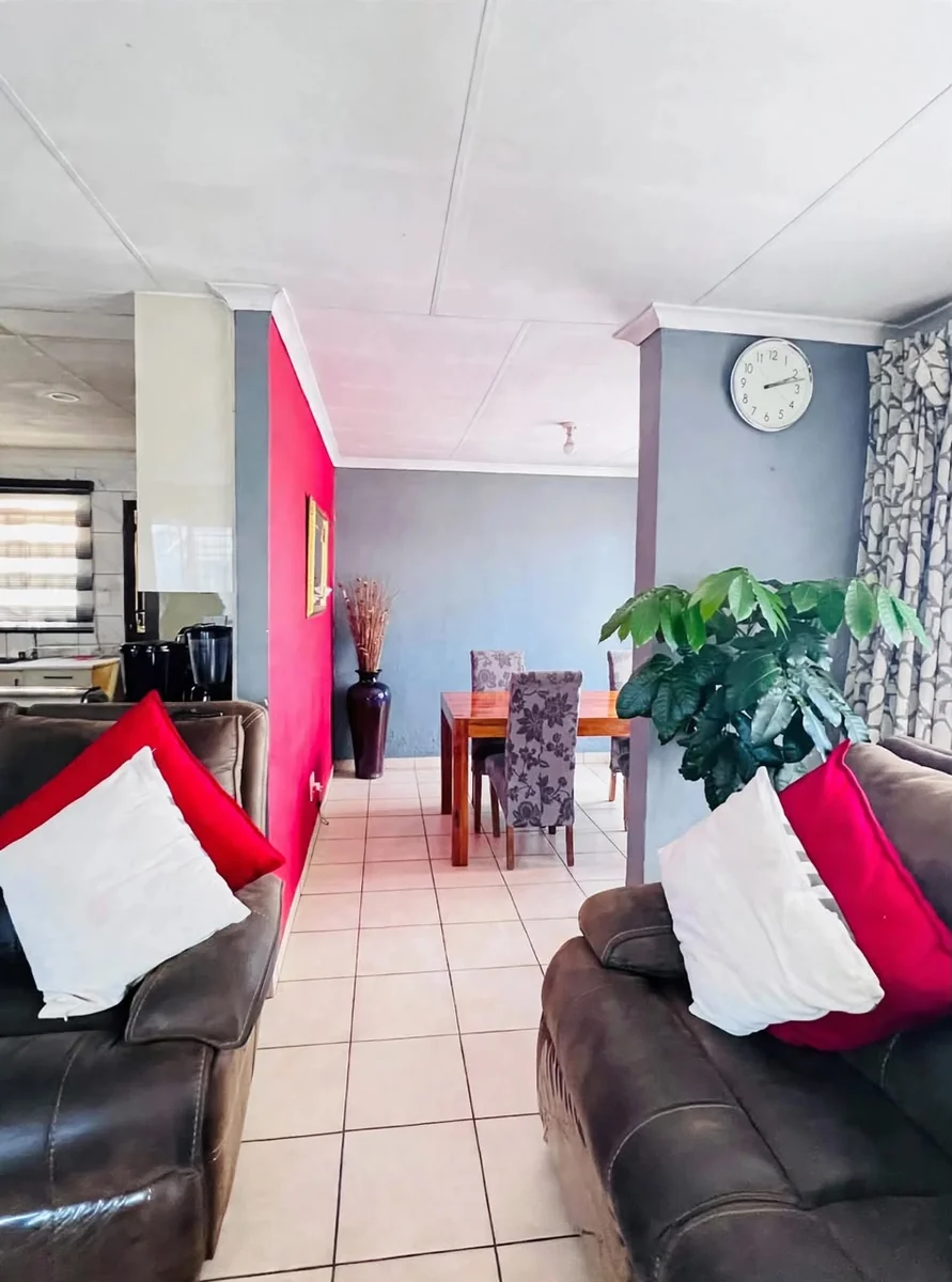 Your Next Chapter Begins Here: A Secure Family Haven in Clayville - R1,200,000
