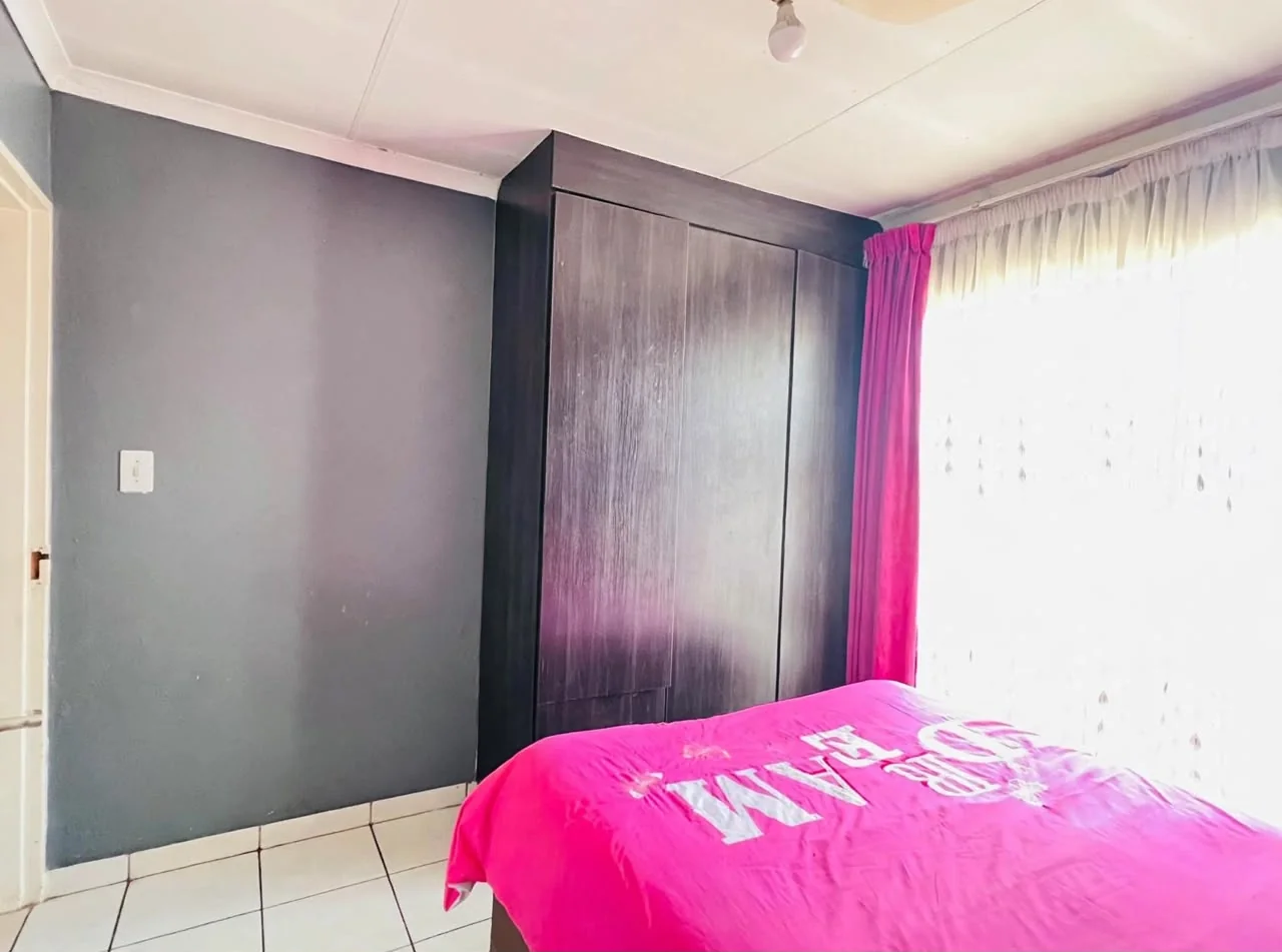 Your Next Chapter Begins Here: A Secure Family Haven in Clayville - R1,200,000