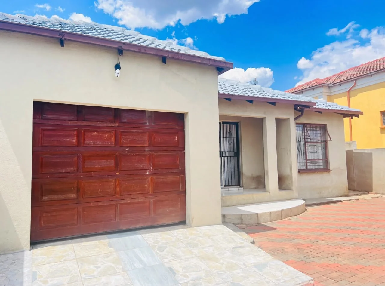 Your Next Chapter Begins Here: A Secure Family Haven in Clayville - R1,200,000