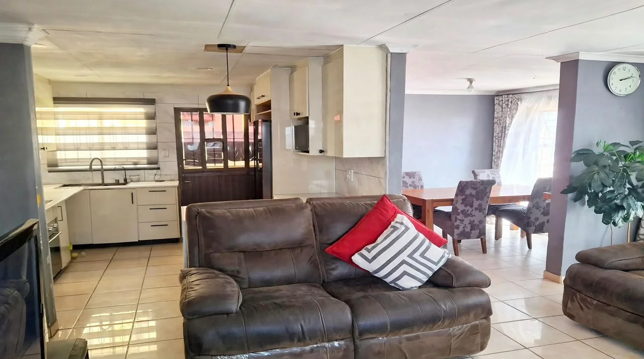 Your Next Chapter Begins Here: A Secure Family Haven in Clayville - R1,200,000