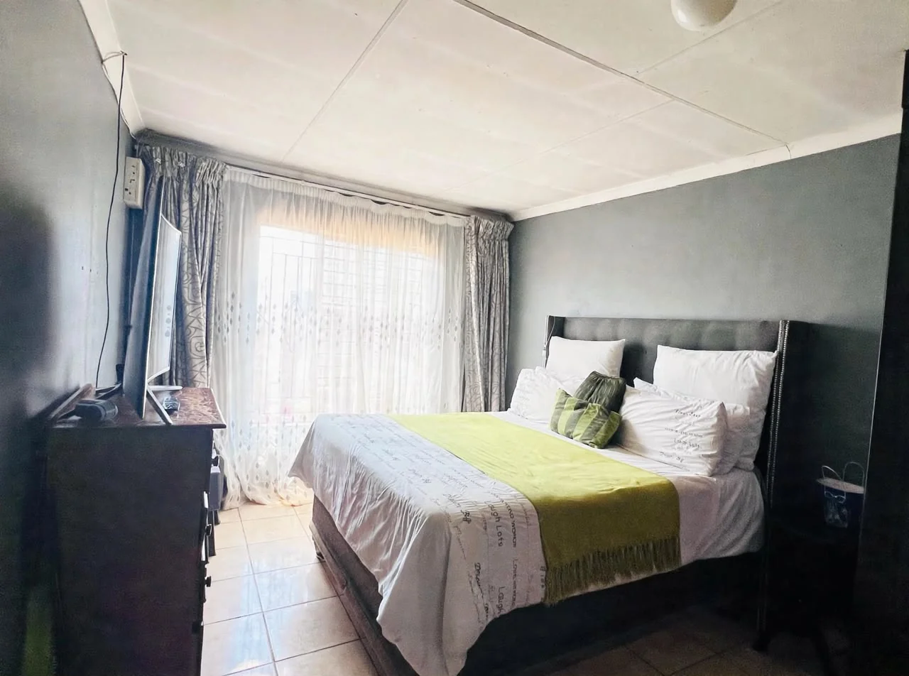 Your Next Chapter Begins Here: A Secure Family Haven in Clayville - R1,200,000