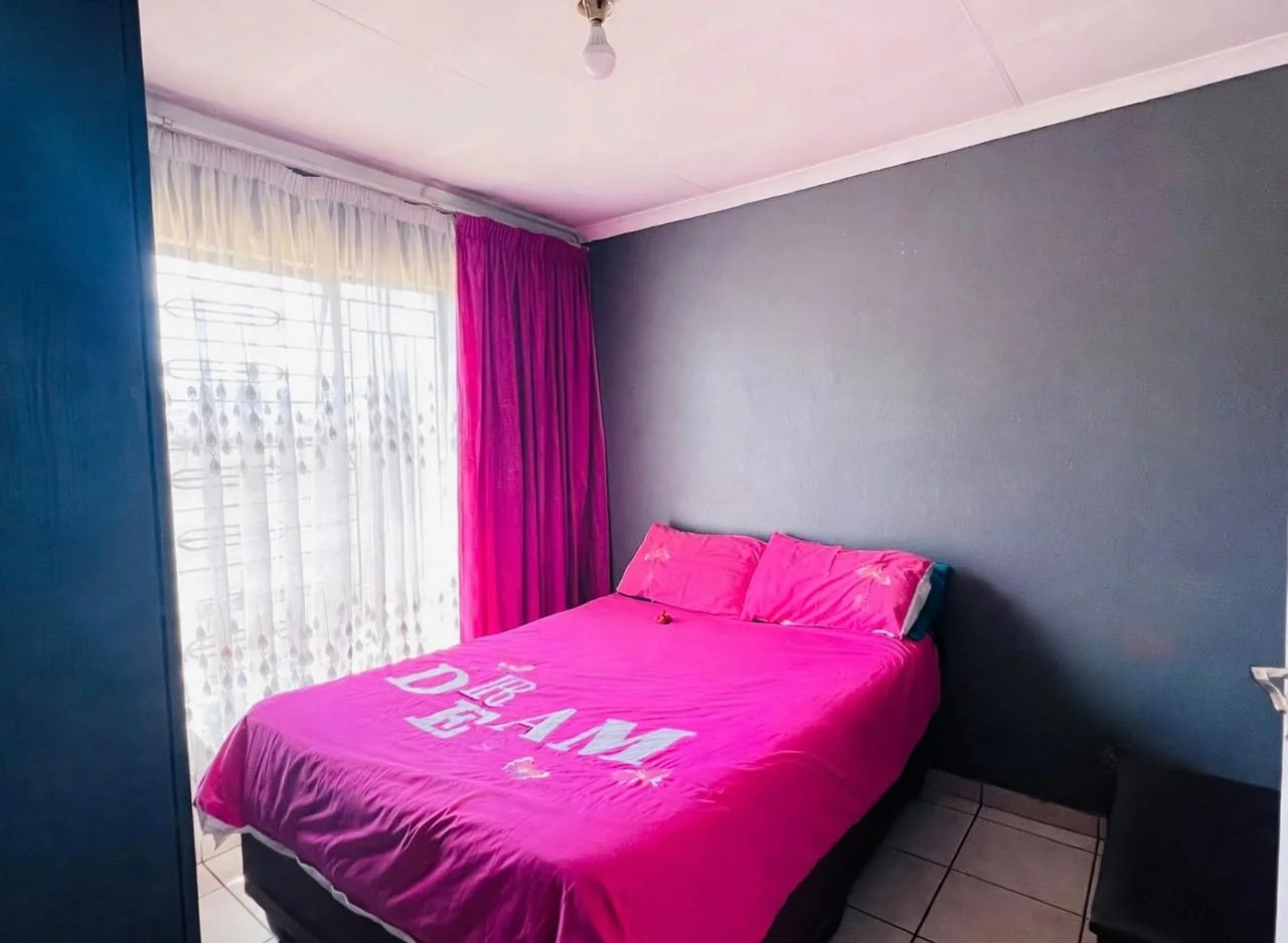 Your Next Chapter Begins Here: A Secure Family Haven in Clayville - R1,200,000