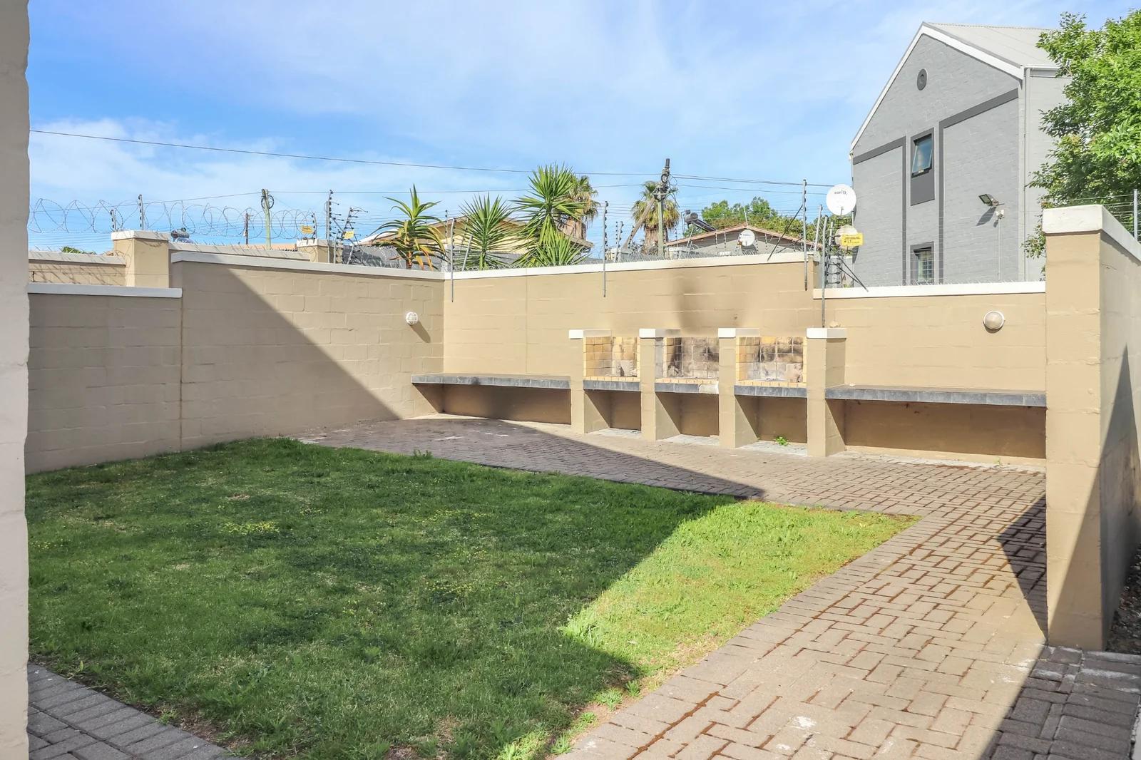Charming 2 bedroom apartment for sale in Klein Welgevonden