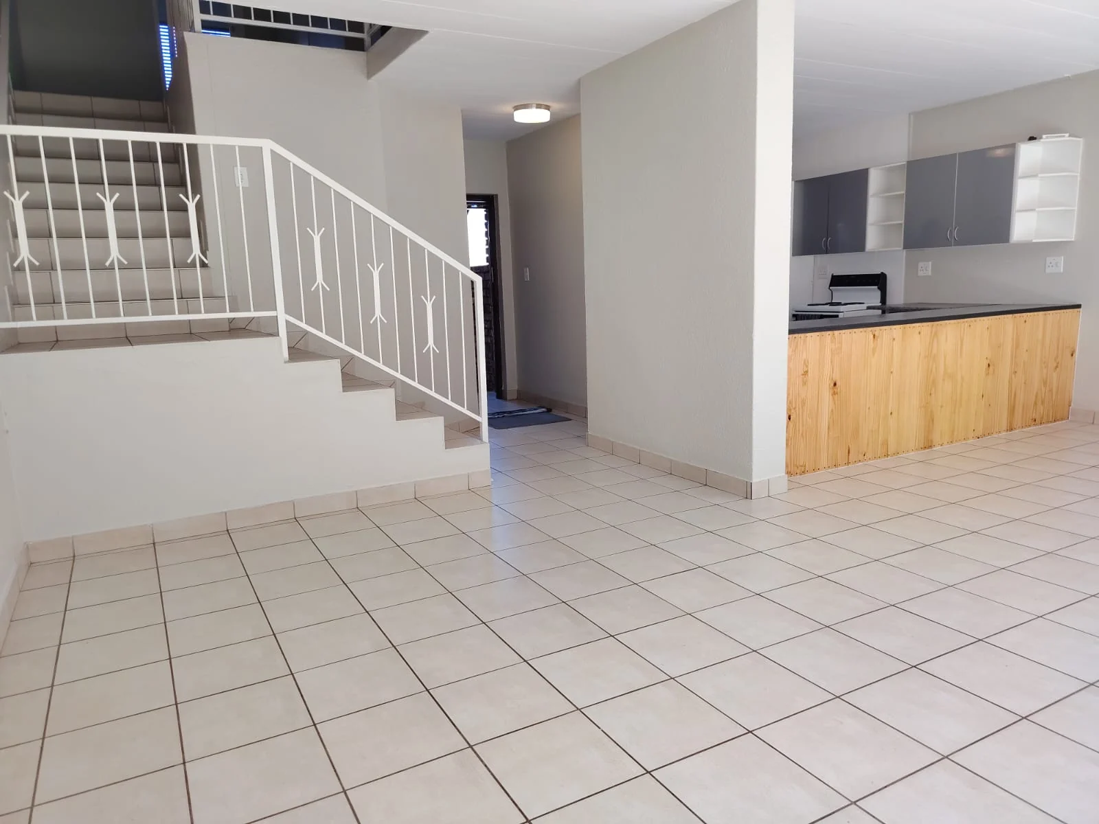 Fabulously Renovated, Spacious and Light-Filled Town House in Sought-After Small Complex.