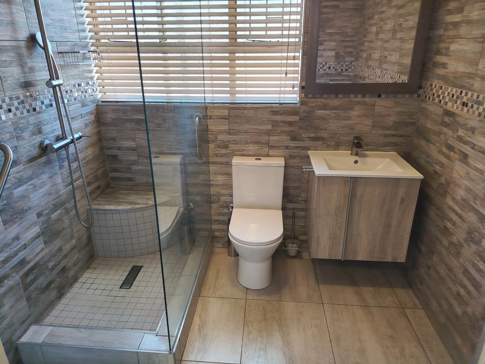 Fabulously Renovated, Spacious and Light-Filled Town House in Sought-After Small Complex.