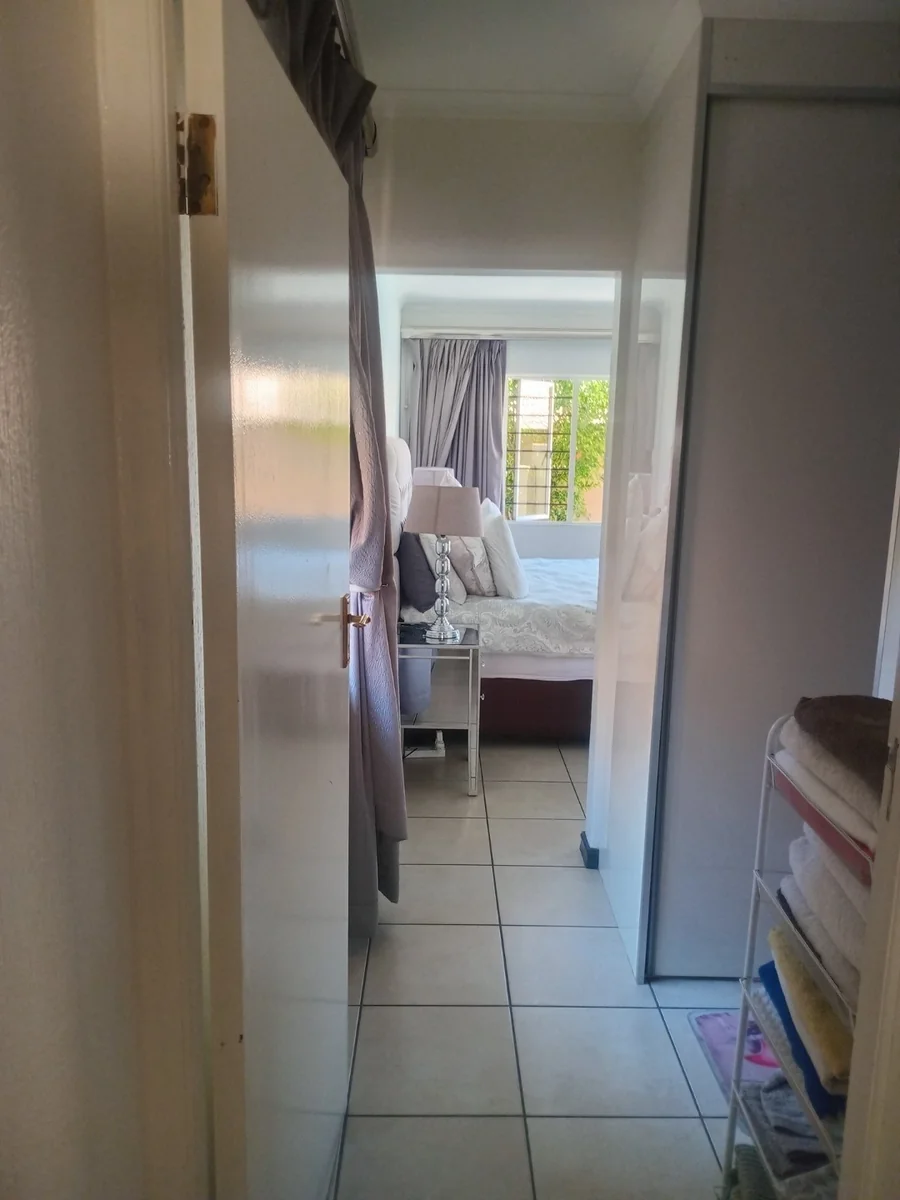 A lovely 3 bed 2 bath house in Erand Gardens, Midrand
