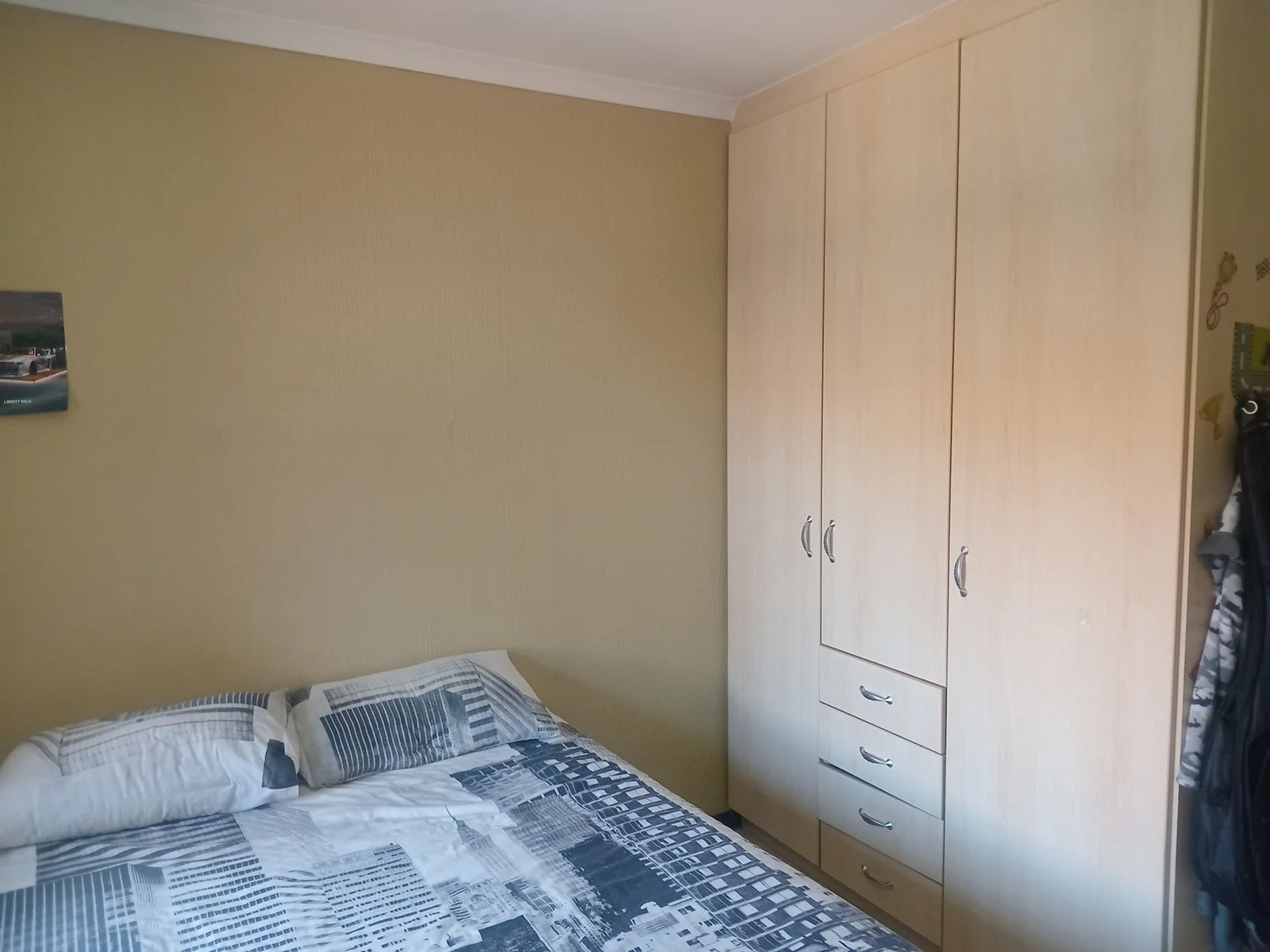 A lovely 3 bed 2 bath house in Erand Gardens, Midrand