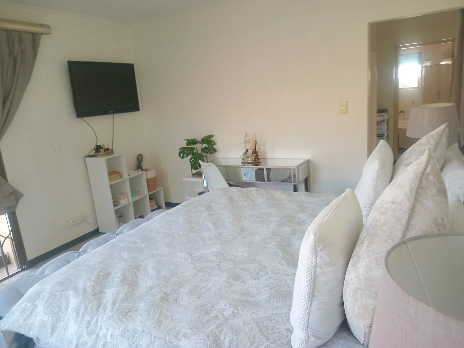 A lovely 3 bed 2 bath house in Erand Gardens, Midrand