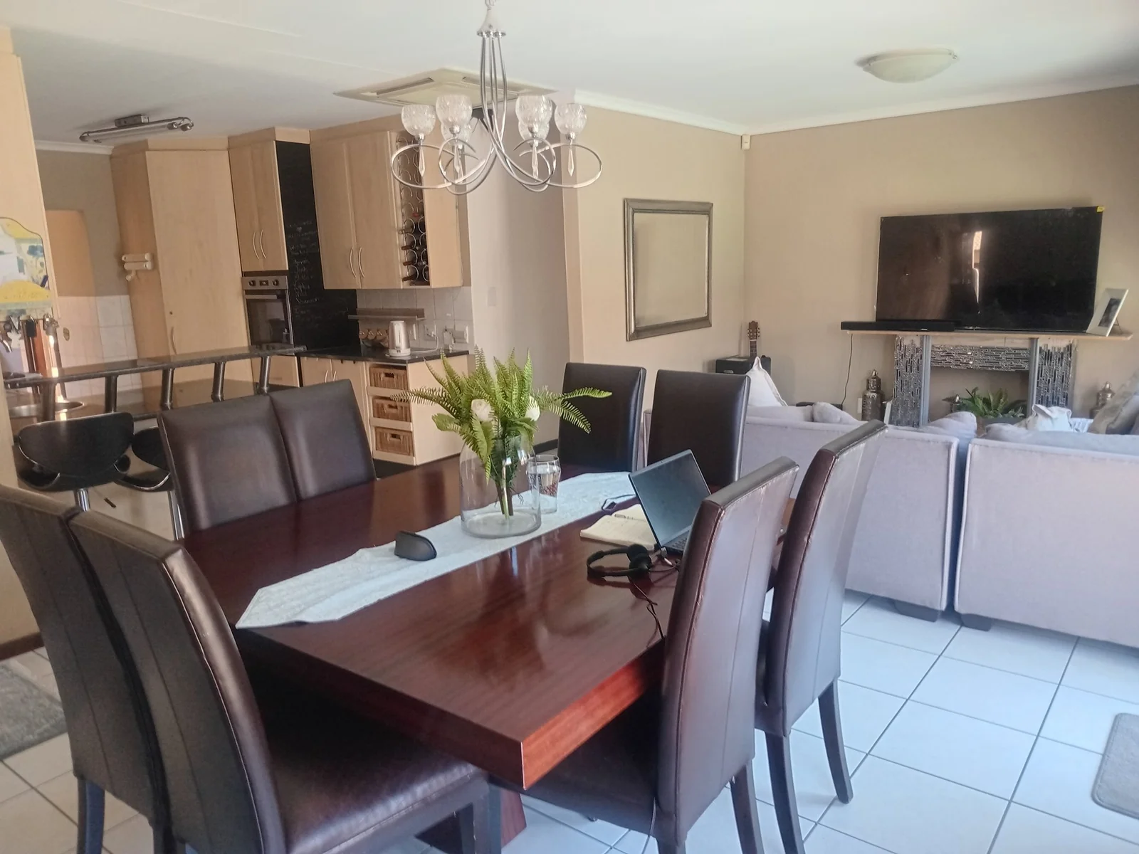 A lovely 3 bed 2 bath house in Erand Gardens, Midrand