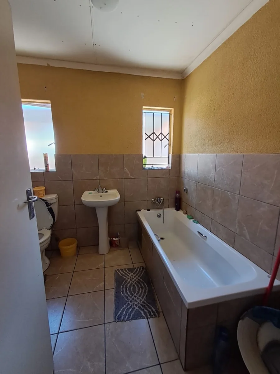 3 Bedroom house for Sale in Waterkloof