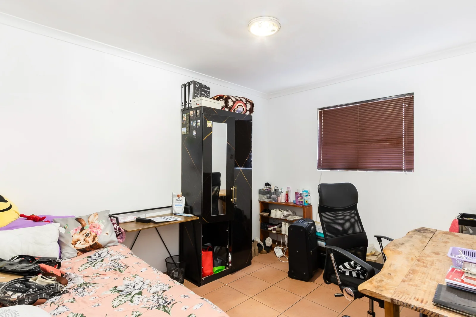 8-Bedroom House with Outside Flatlet