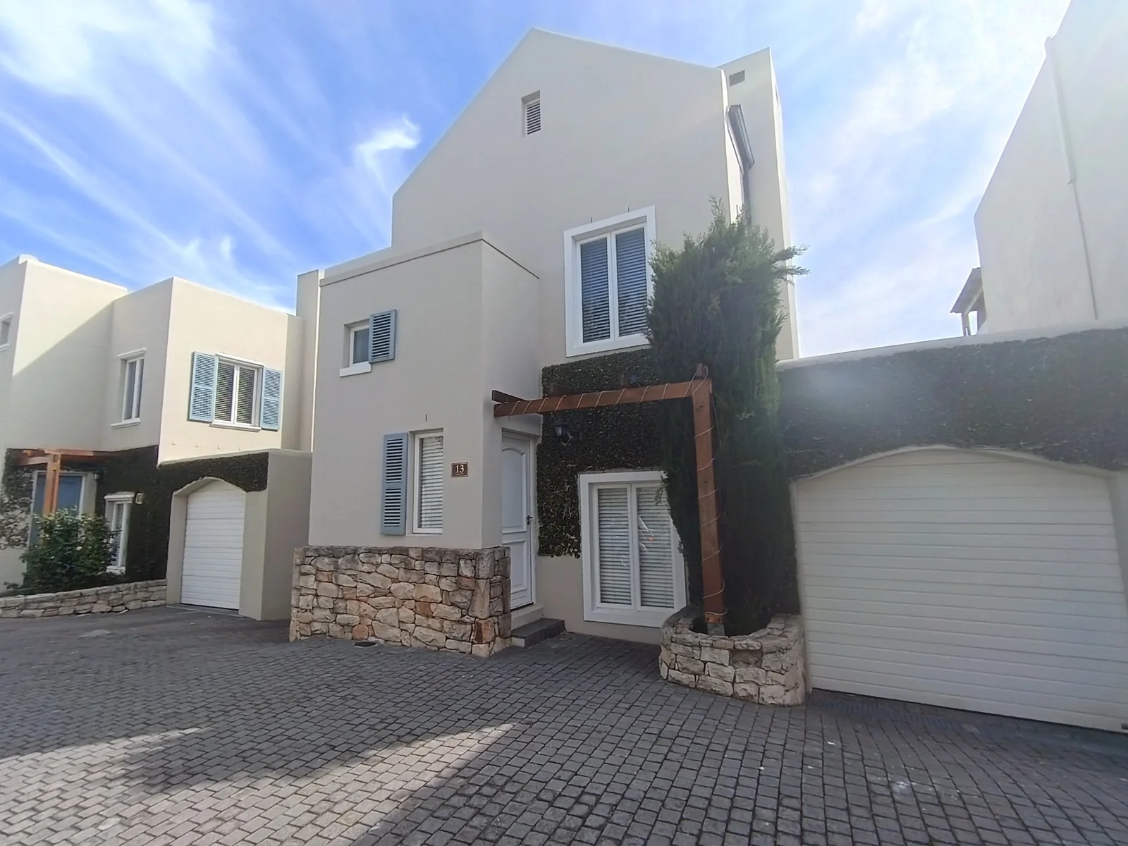 MODERN 3-BEDROOM HOME IN NOOITGEDACHT VILLAGE