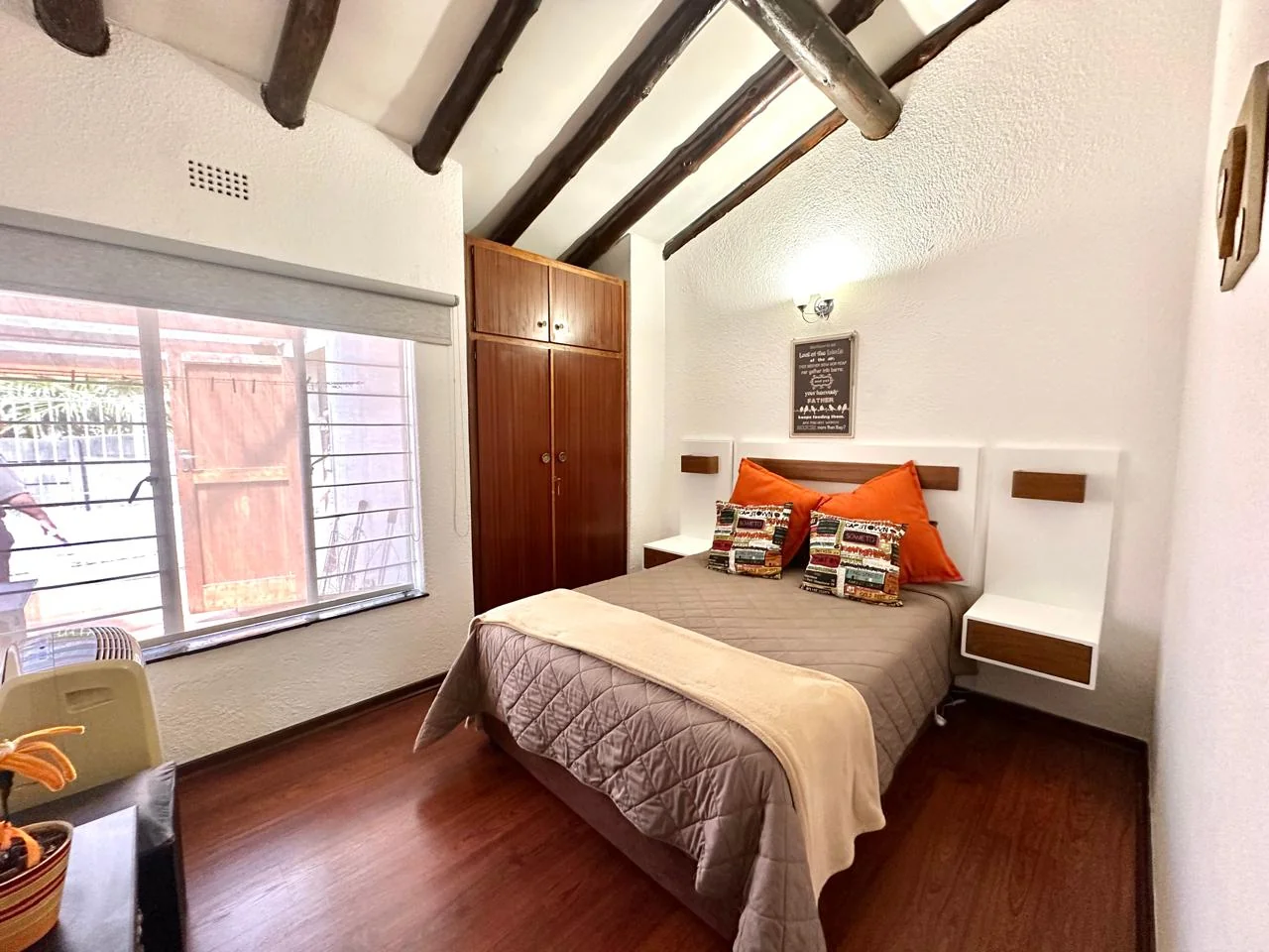 A BIG YARD, BOOM-GATED SECURITY & THE EXTRAS EVERY FAMILY WANTS!
