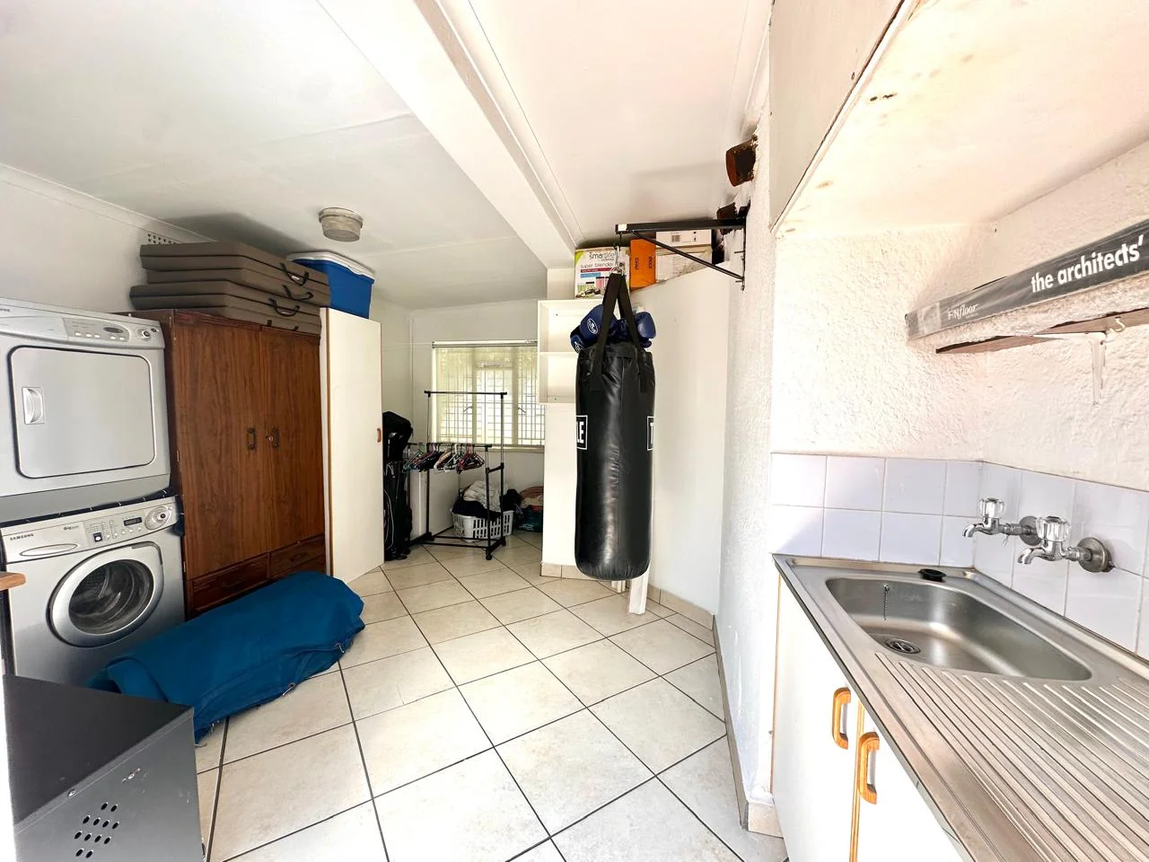 A BIG YARD, BOOM-GATED SECURITY & THE EXTRAS EVERY FAMILY WANTS!